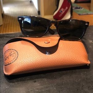 **NEW** Ray-Ban New Wayfarer